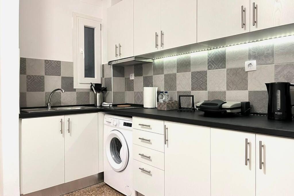 Pame Rentals - Ideal For 2 In Pagrati أثينا المظهر الخارجي الصورة