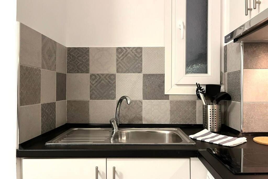 Pame Rentals - Ideal For 2 In Pagrati أثينا المظهر الخارجي الصورة