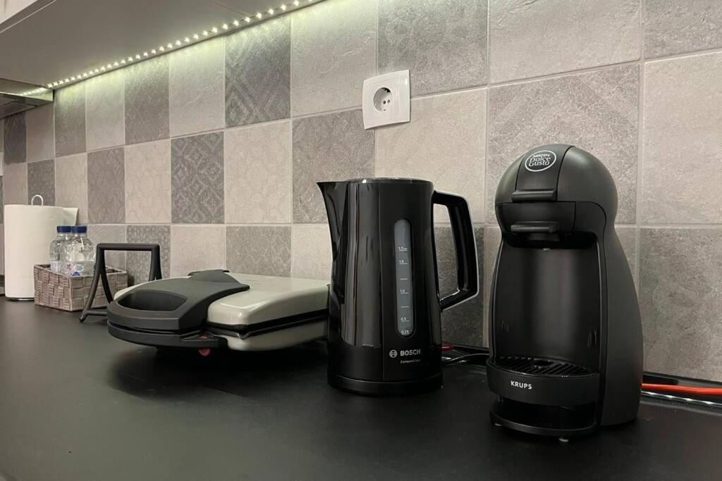 Pame Rentals - Ideal For 2 In Pagrati أثينا المظهر الخارجي الصورة